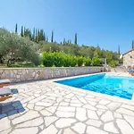 Lucija Villa *
